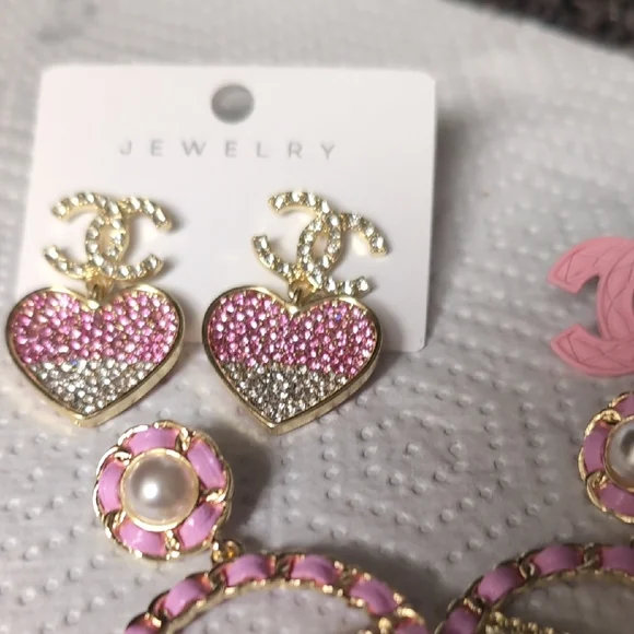 Source Unknown Pink and Gold Earrings Set - Picture 2 of 7
